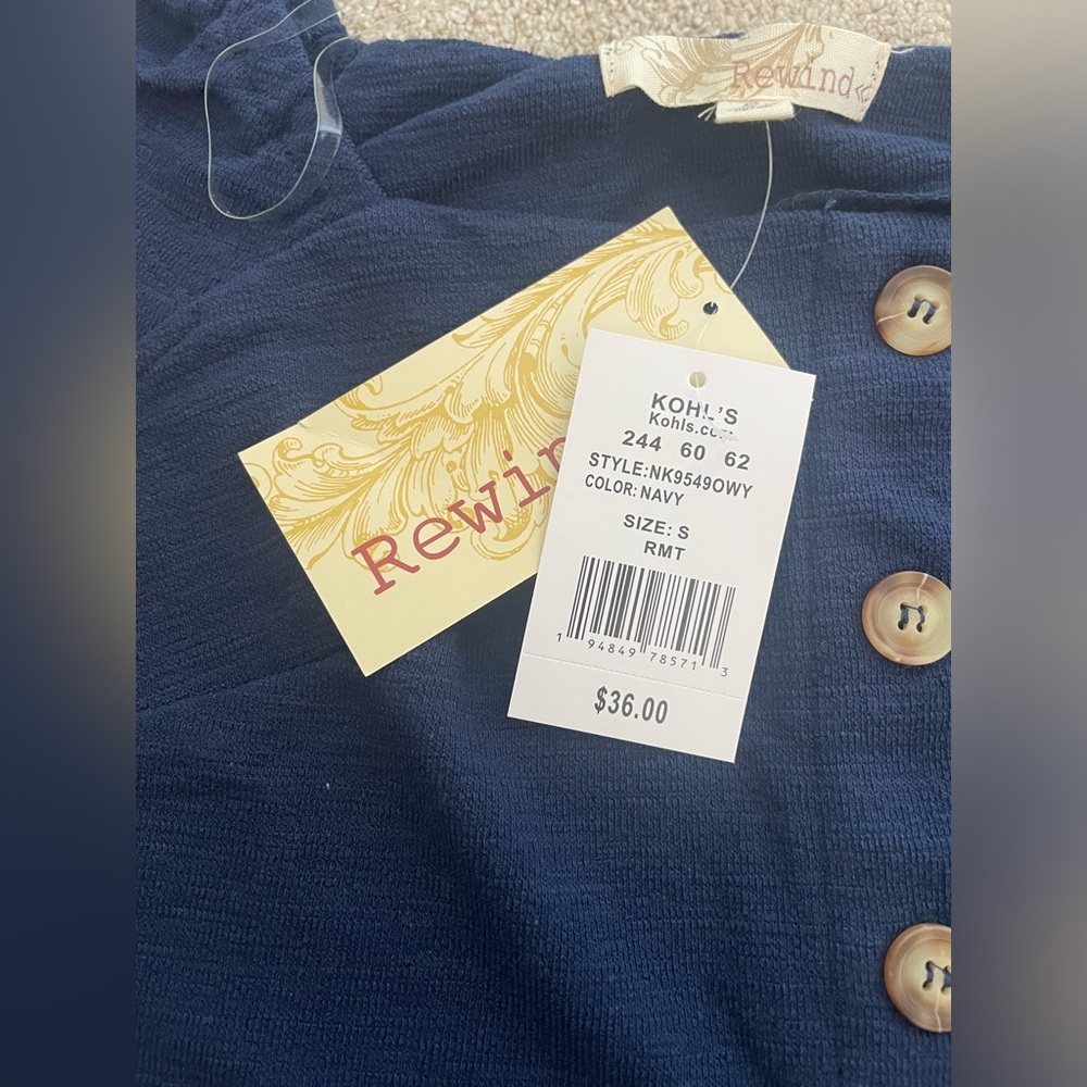 NWT Kohls (rewind) button blouse - Picture 2 of 2